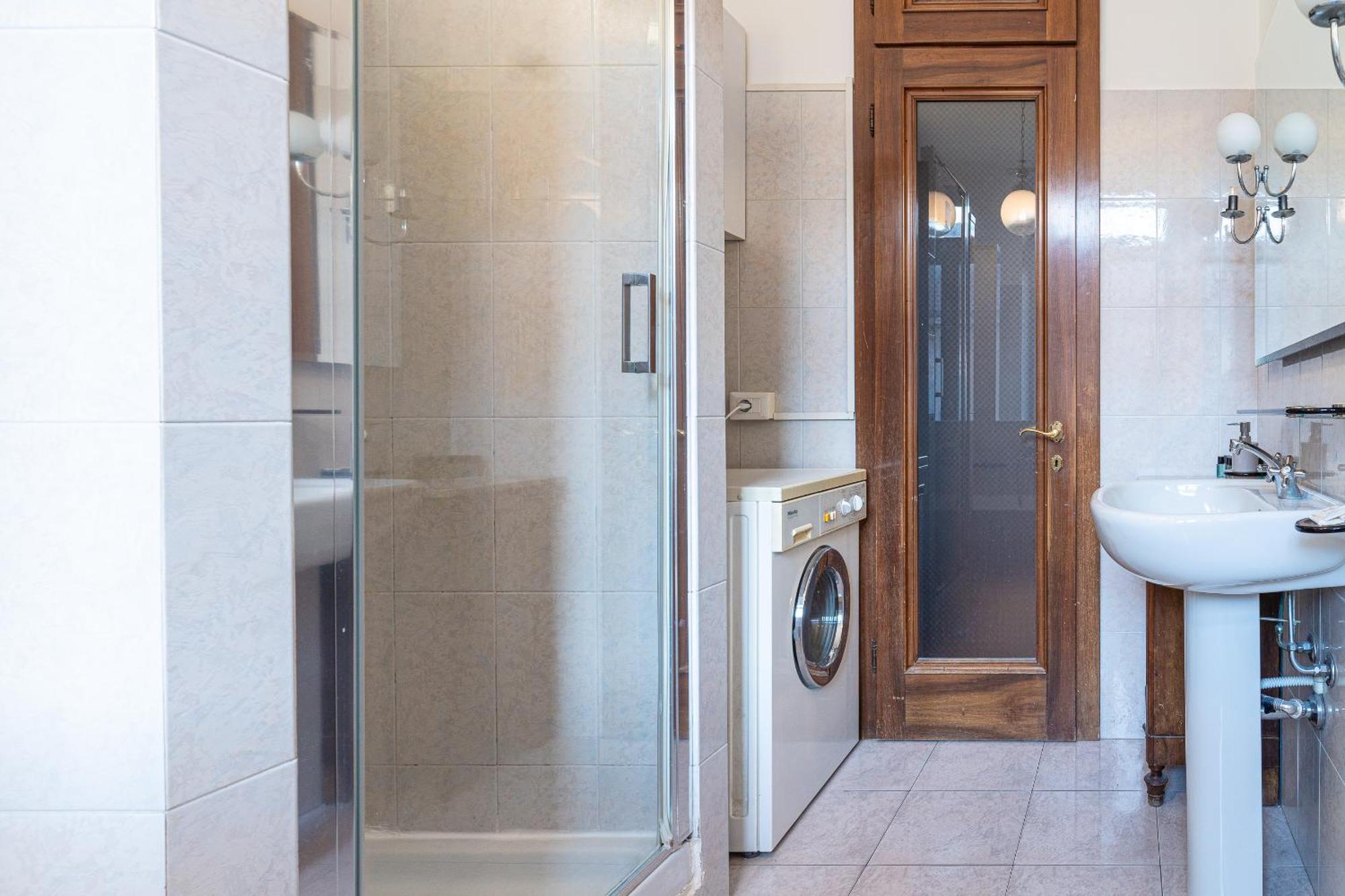 Easy Central Apartment - Milano Porta Romana Bagian luar foto
